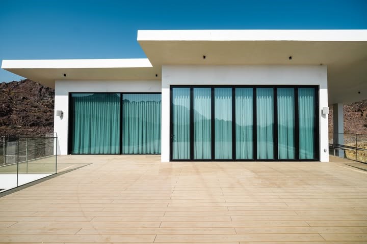 The Homeowner’s Guide to Acoustic Windows in Dubai: Do They Actually Work?